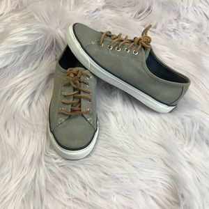 Woman’s Seacoast Canvas Sperry
